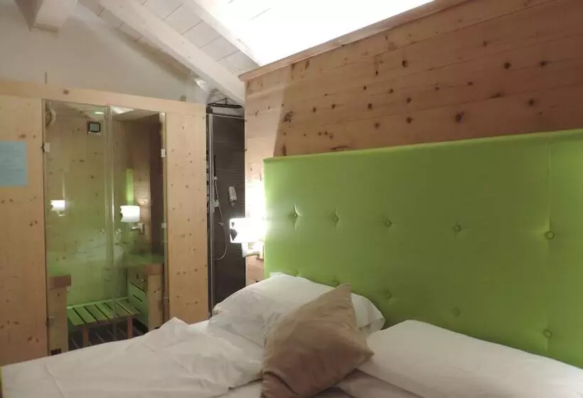 Отель Scoiattolo