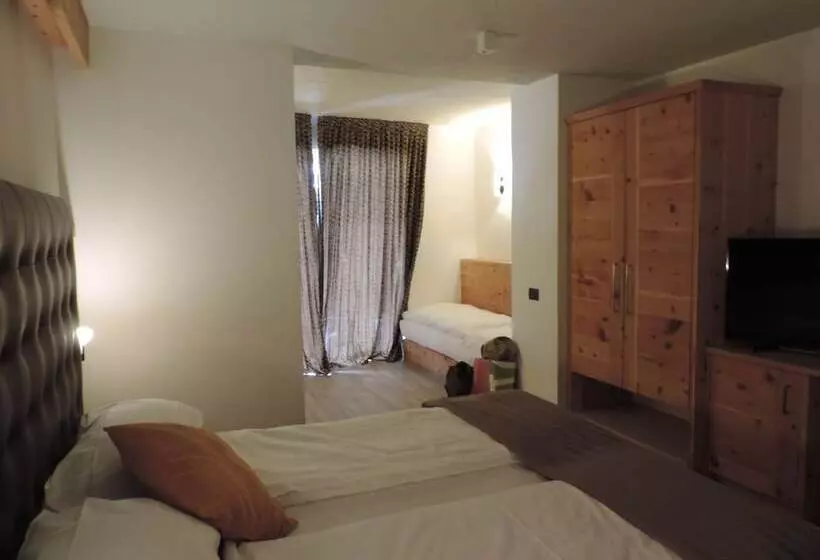 Отель Scoiattolo