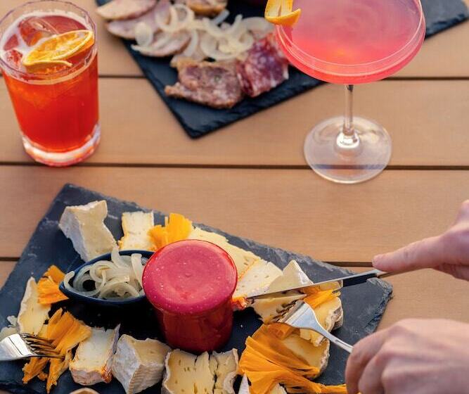 ホテル The People Le Havre