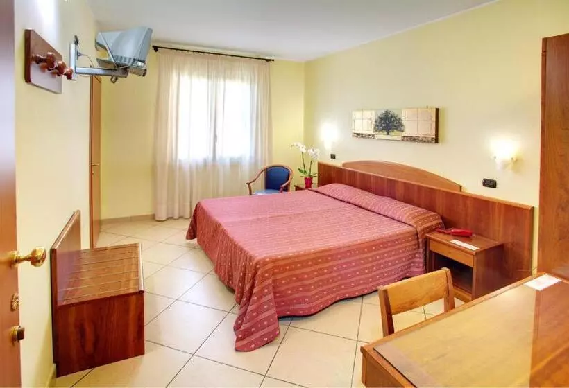 Lo Scacciapensieri Hotel & Restaurant