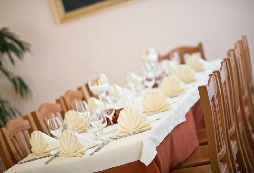 Lo Scacciapensieri Hotel & Restaurant