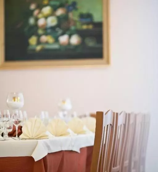 Lo Scacciapensieri Hotel & Restaurant