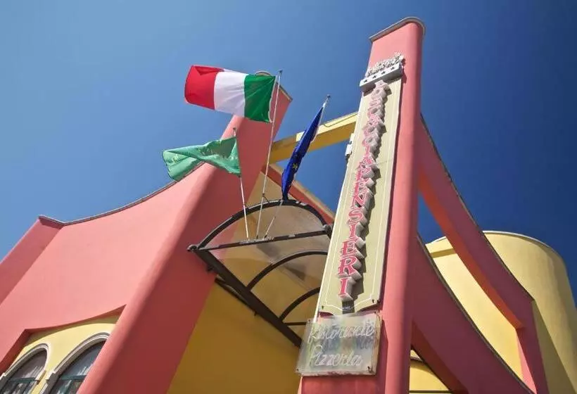 Lo Scacciapensieri Hotel & Restaurant