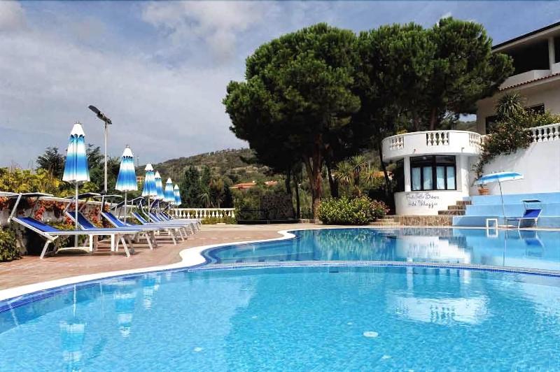 Rezidans Villaggio Pineta Petto Bianco