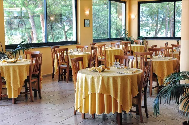 レジデンス Villaggio Pineta Petto Bianco