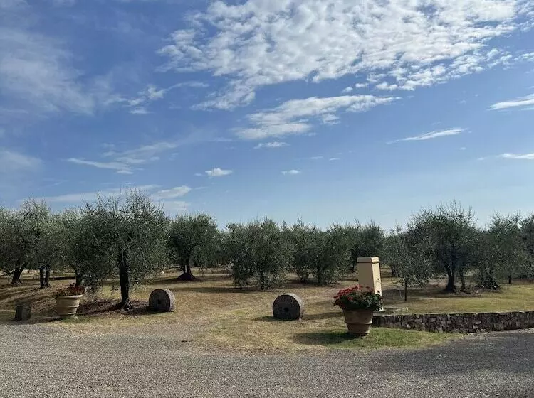 Tenuta Torre Rossa Farm & Apartments