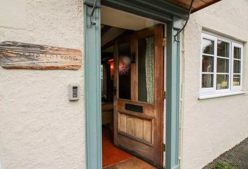 Castle Cottage