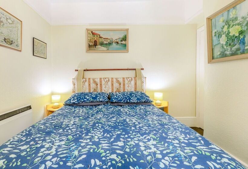 Clooneavin Apartment 6