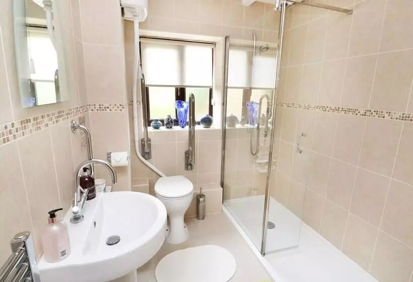 Emily's Retreat At The Great Barn