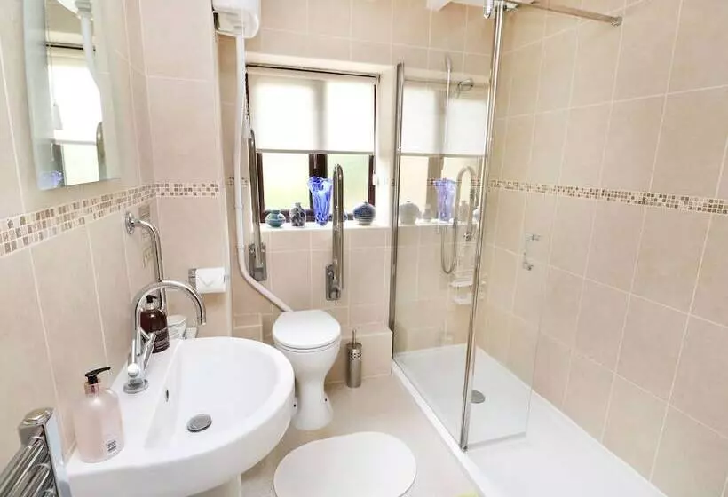 Emily's Retreat At The Great Barn