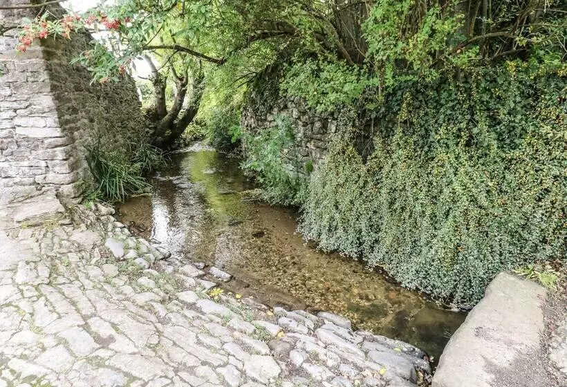Mill Bridge Cottage