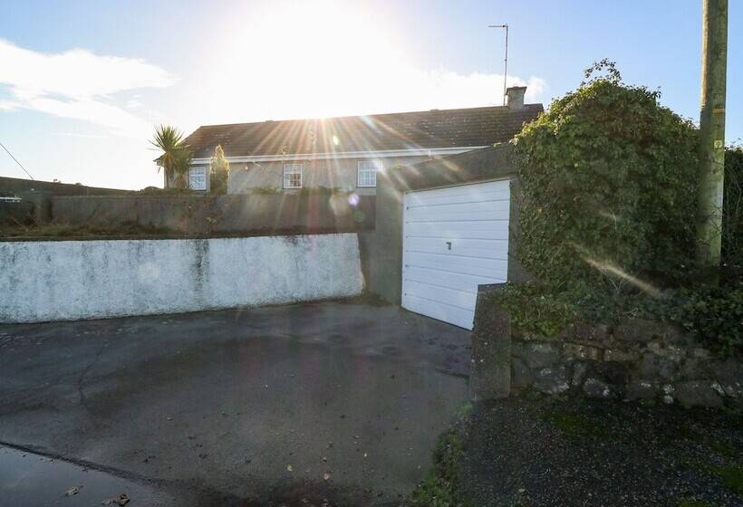 Pen Yr Orsedd Cottage