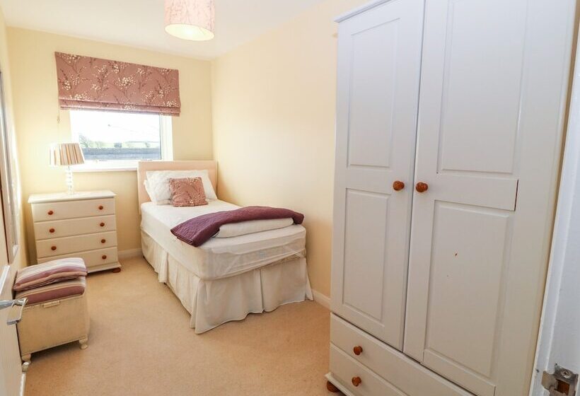 Pen Yr Orsedd Cottage