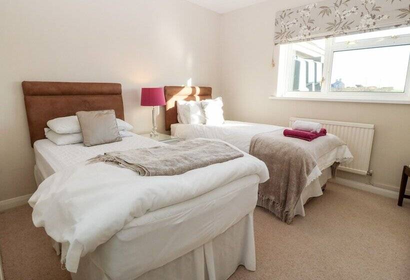 Pen Yr Orsedd Cottage