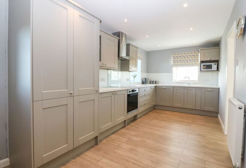 Pen Yr Orsedd Cottage