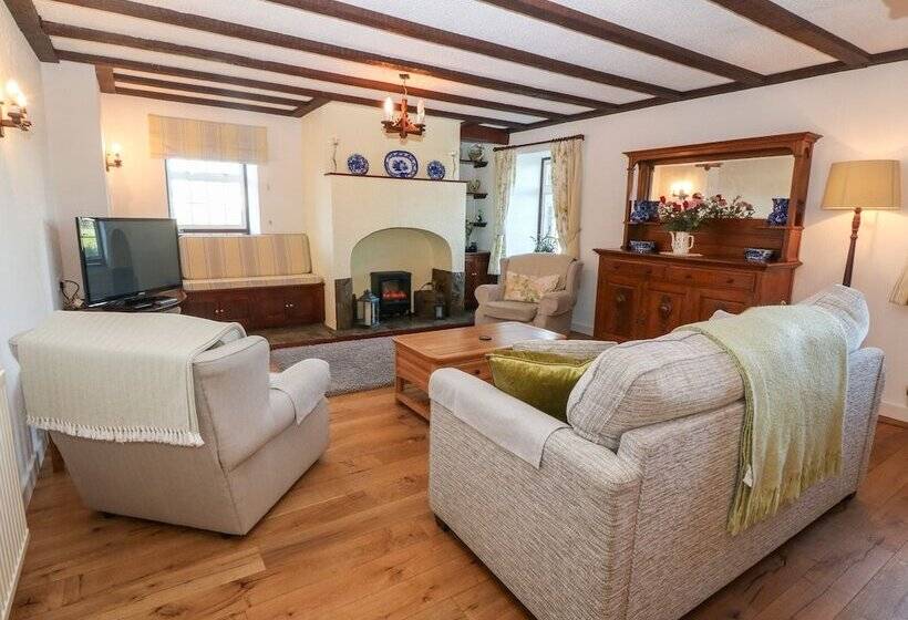 Pen Yr Orsedd Cottage