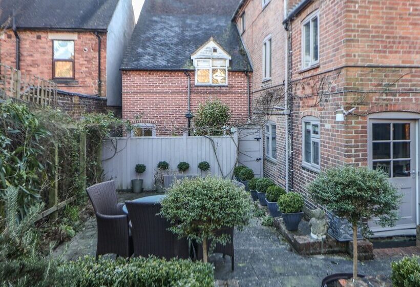 The Old Clock Makers