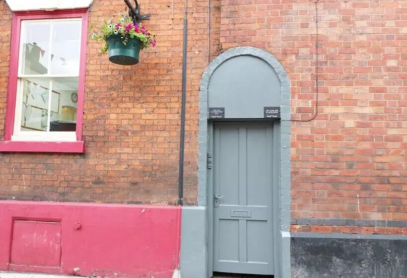 The Old Clock Makers