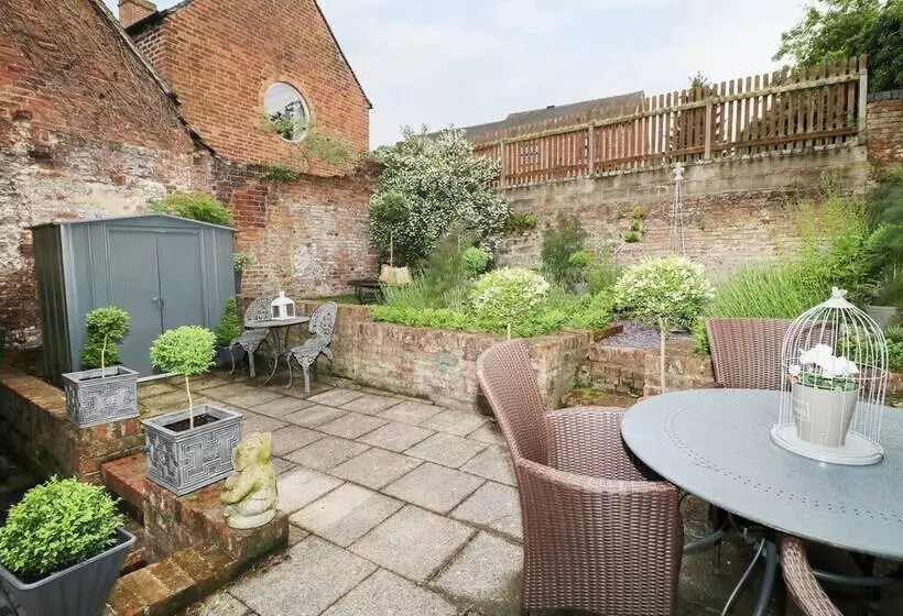 The Old Clock Makers