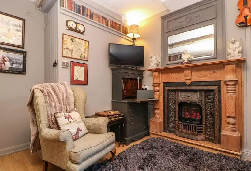 The Old Clock Makers