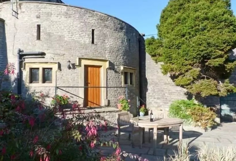 The Round House