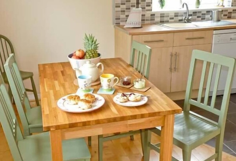 15 Forest Park Lodges