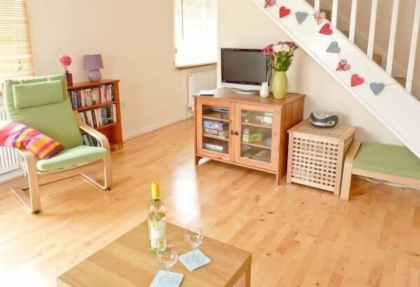 15 Forest Park Lodges