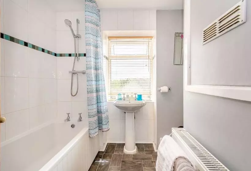 Cabbage Hall Cottage