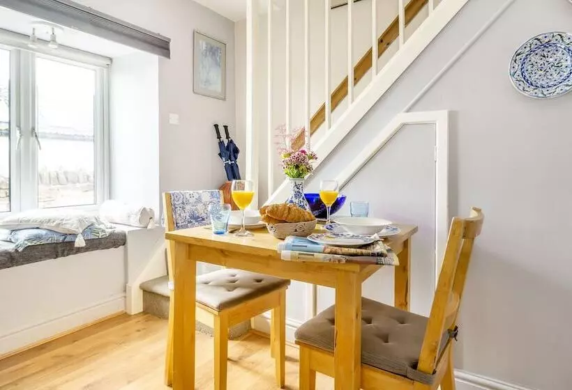 Cabbage Hall Cottage