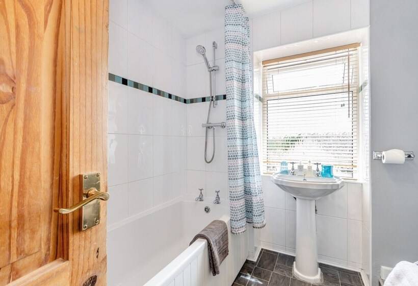 Cabbage Hall Cottage