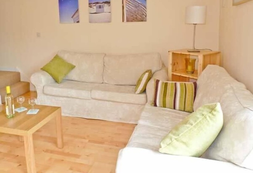 15 Forest Park Lodges