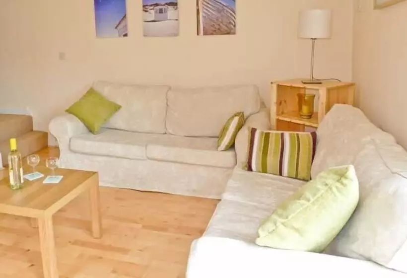15 Forest Park Lodges