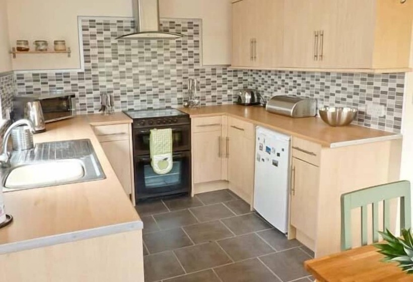 15 Forest Park Lodges