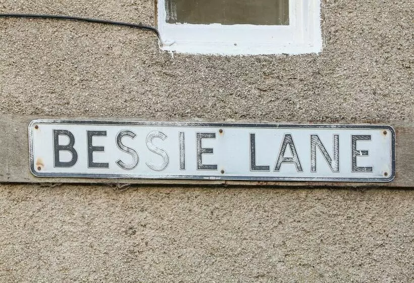 Lees Cottage