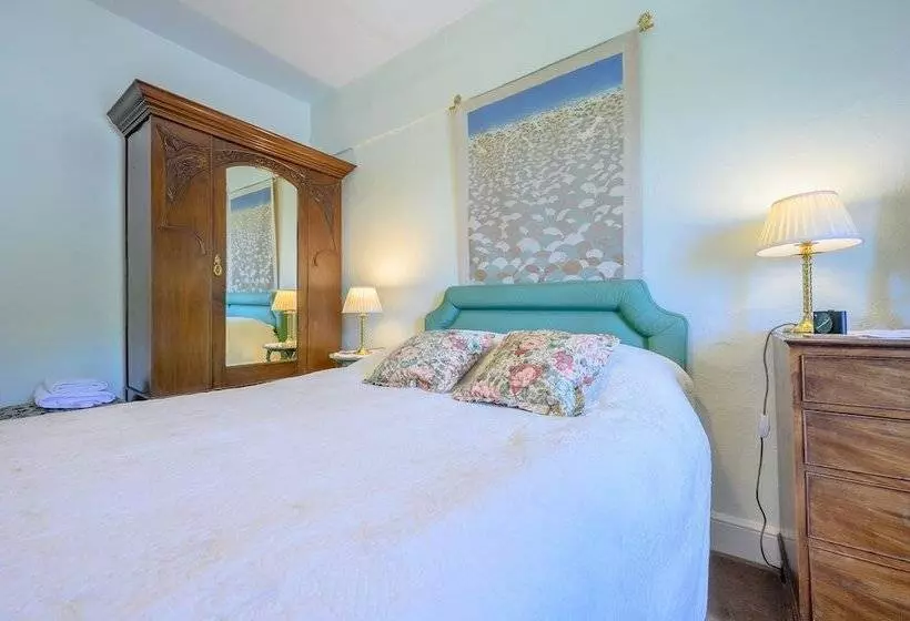 Mill Brow Apartment
