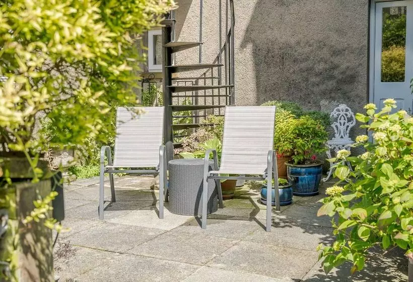 Mill Brow Apartment