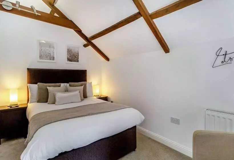 Queen Victoria Suite
