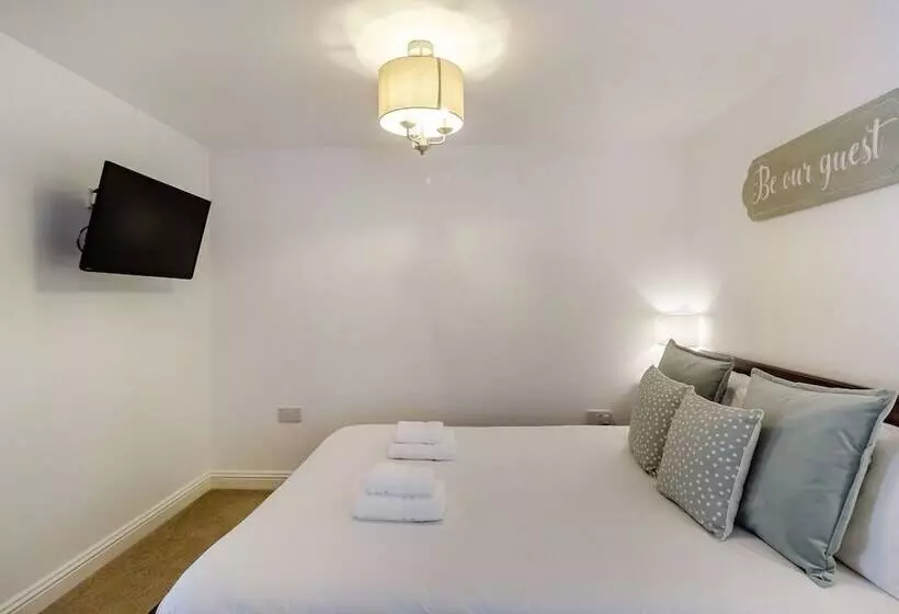 Queen Victoria Suite