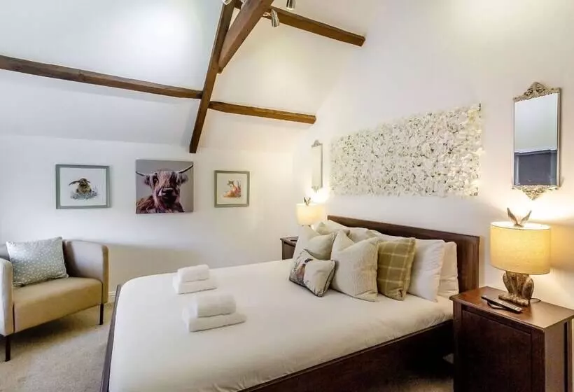 Queen Victoria Suite
