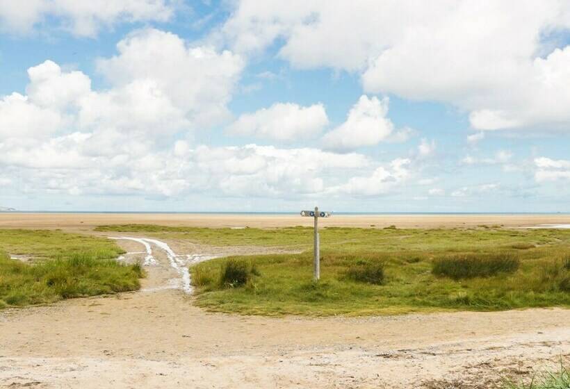 The Cottage At Wylan Hall