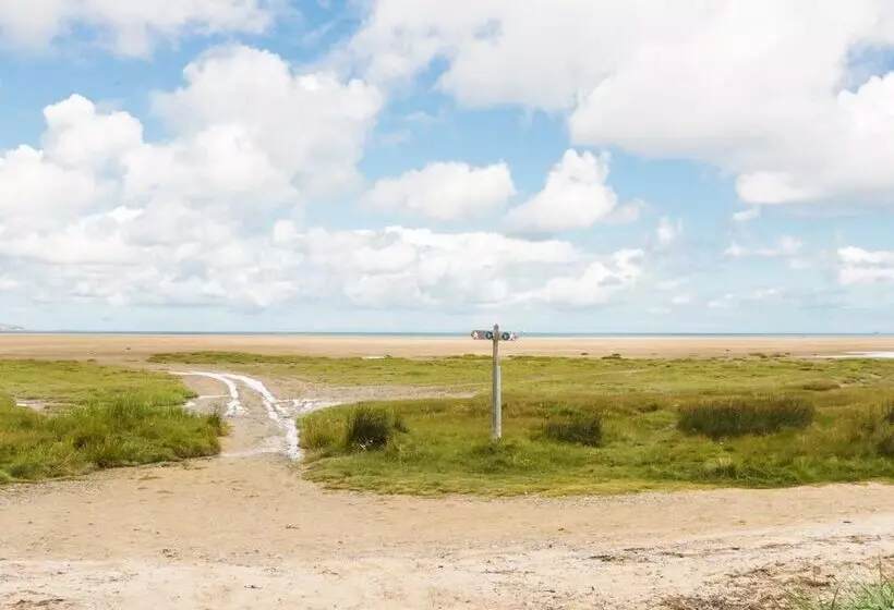 The Cottage At Wylan Hall