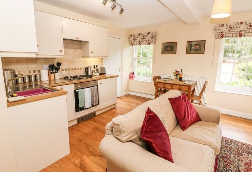 Underbank Hall Cottage