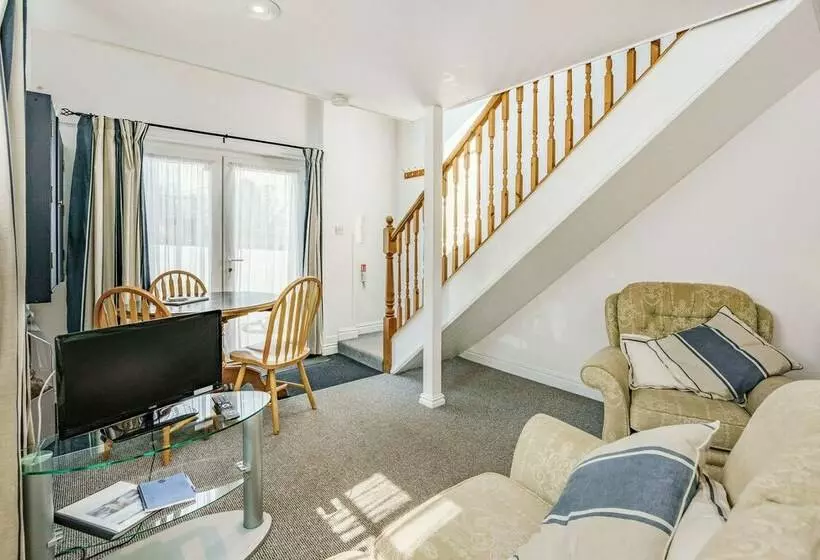 West Sea View No 5