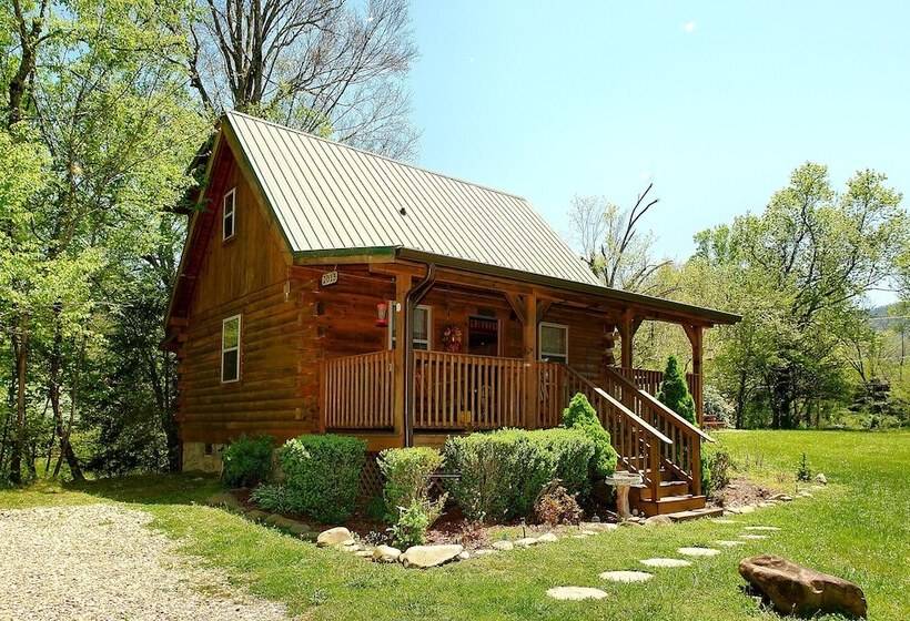 A Bit Of Heaven 2 Bedrooms, 2 Baths, Sleeps 8 Cabin By Redawning