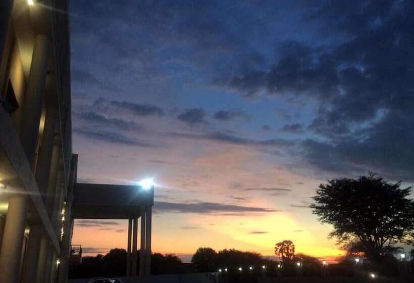 Adansonia Hotel Maun