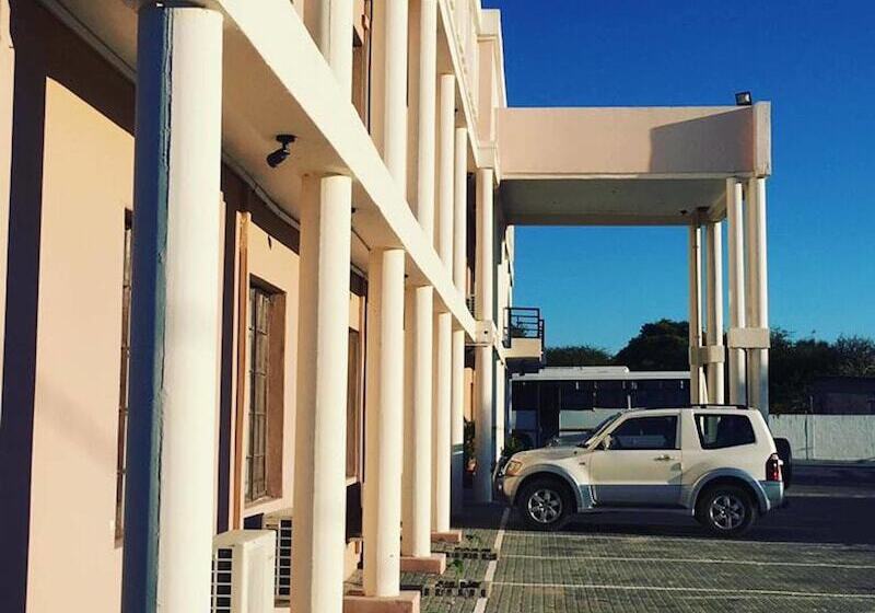 Adansonia Hotel Maun