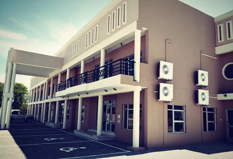 Adansonia Hotel Maun