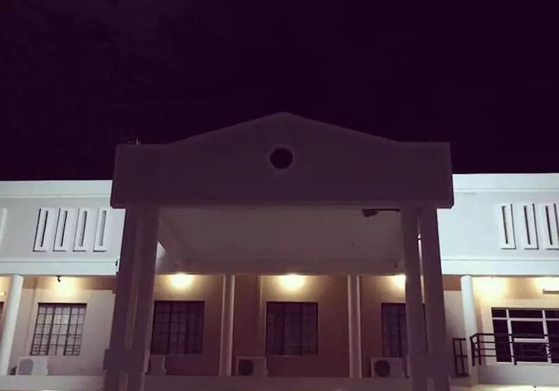 Adansonia Hotel Maun