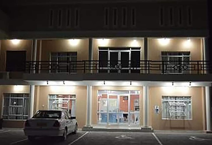 Adansonia Hotel Maun