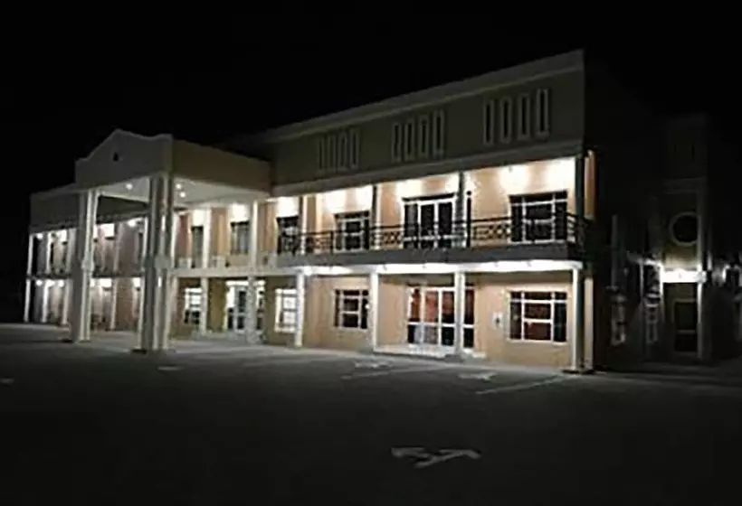 Adansonia Hotel Maun